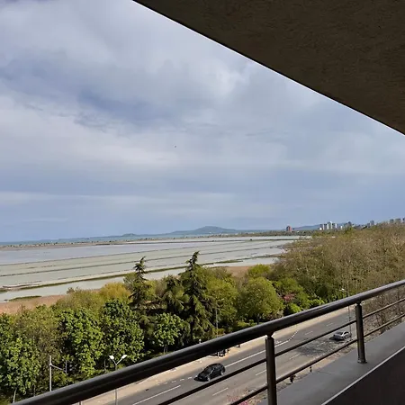 Sea View Escape *